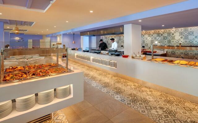 Protur Floriana Resort Aparthotel