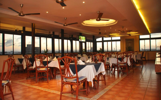 Royal Court Hotel