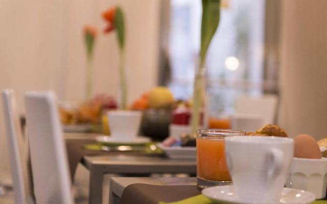 Hotel Glasgow Monceau Paris by Patrick Hayat