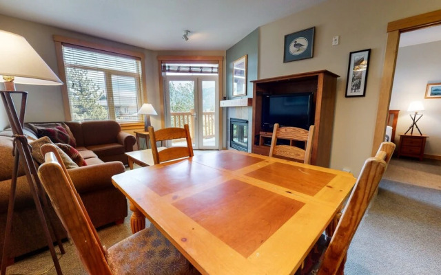 Sunstone 125 Ski-In Ski-Out, Mountain Modern, Garage, Fitness Center by RedAwning