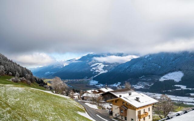 Apartment in Bramberg am Wildkogel near Badesee Hollersbach