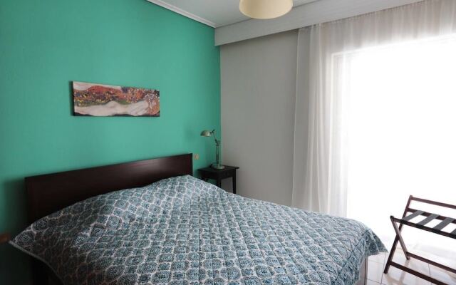 Joyful Turquoise Apt in Athens Historic Centre