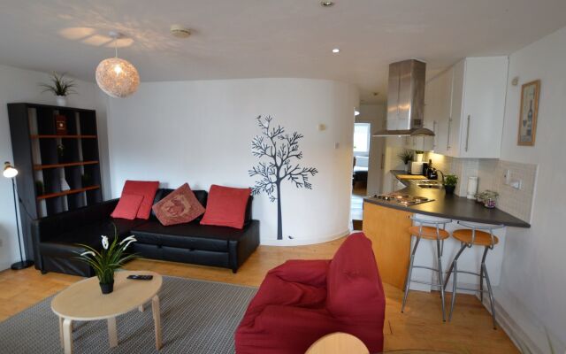 MetroStays - Stephen's Green 7-2