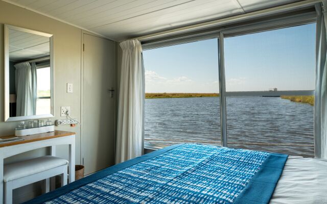 Chobe Princesses by Mantis