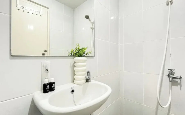 Basic And Compact Studio At Tokyo Riverside Pik 2 Apartment