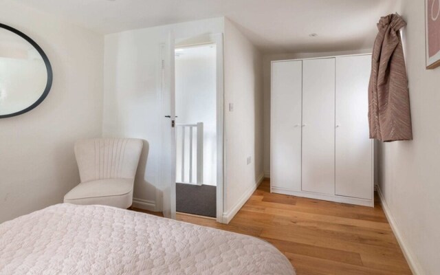 Bright & Quirky 3BD Home - Wellington Terrace!