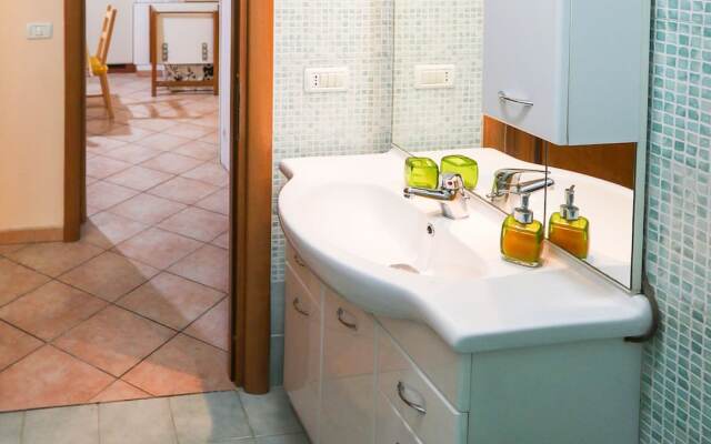 Traditional Holiday Home in Torre Dell'orso With Patio