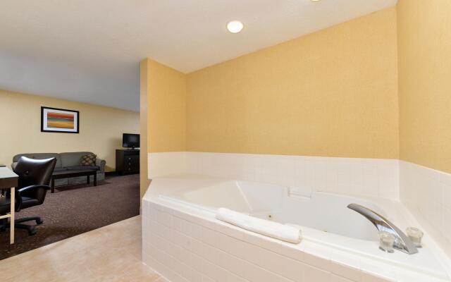 Holiday Inn Express Hotel & Suites Charlotte by IHG