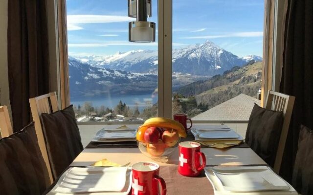Swiss Lakeview Apartment