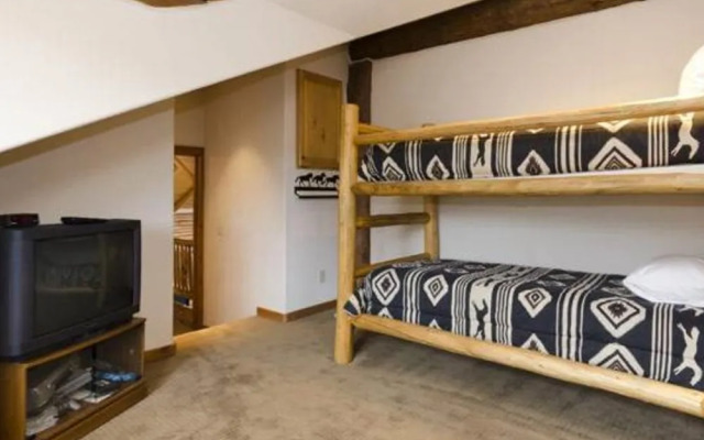 Ponderosa 6 Br Home by RedAwning