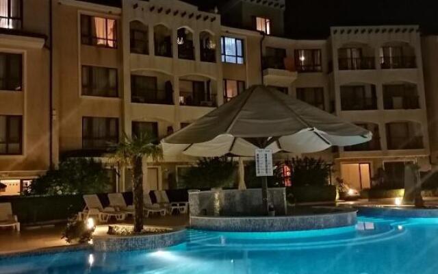 Paradise Bay D8 Apartment