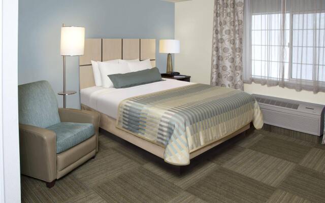 Candlewood Suites Lenexa - Overland Park Area