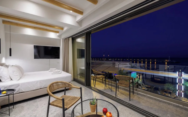 Soho SeaFront Suites