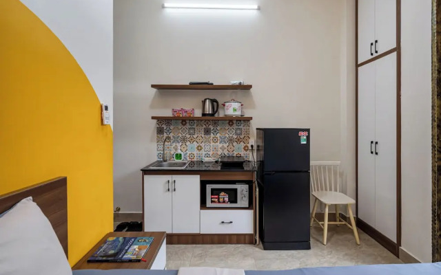 Hearth and Home De Tham