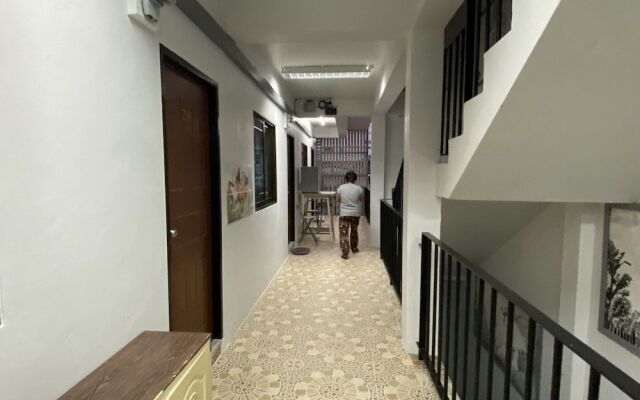 OYO 75396 Look Shine Apartment