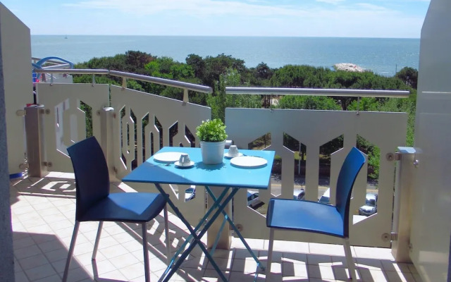 Apartment in Caorle Near Beach & Pool