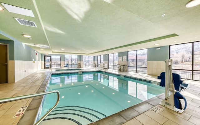 Holiday Inn Express & Suites Manitou Springs by IHG
