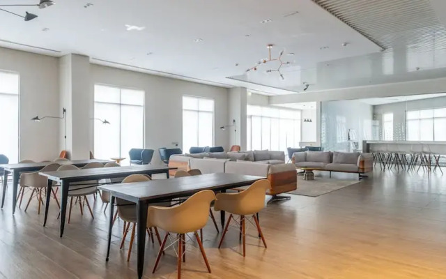 Spacious & Luxurious 2.5BD in Downtown
