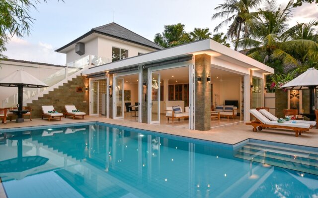 Villa Lovina Beach 2