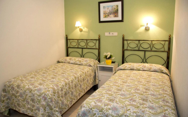 Hostal Los Alpes
