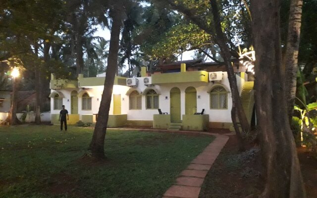 Hotel Dhuni Resorts goa