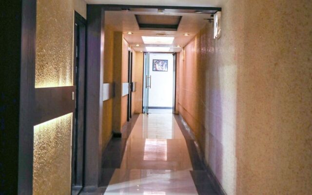 OYO 14867 Hotel Aashadeep