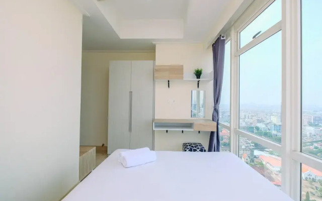 Modern Look And Comfy 2Br At Menteng Park Apartment