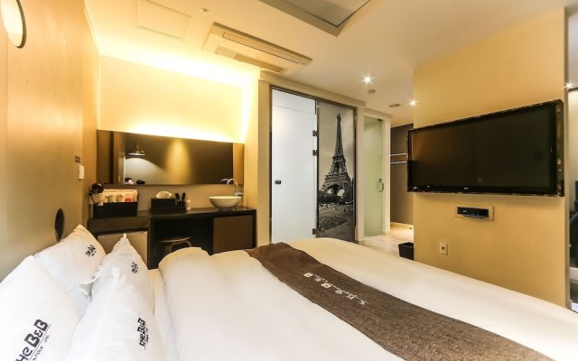 Changwon Buk-myeon The B and B Hotel