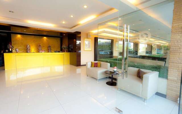 The Residence Airport & Spa