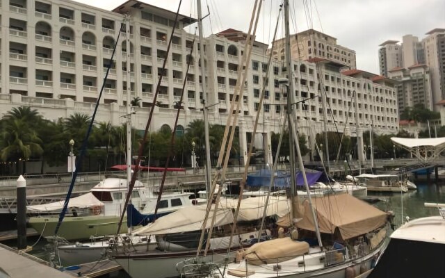 One BR Apartment Straits Quay Penang
