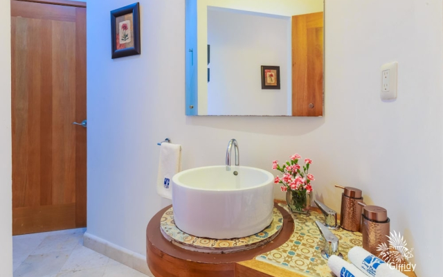 Deep Blue Condos - 103