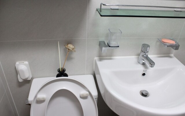 Doomchit Guest House - Hostel