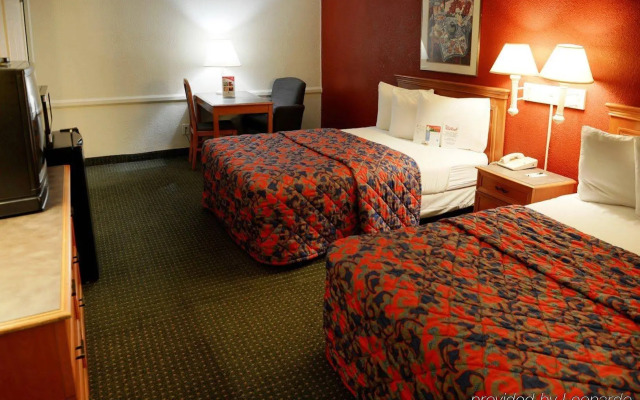 Red Roof Inn North Dallas - Park Central
