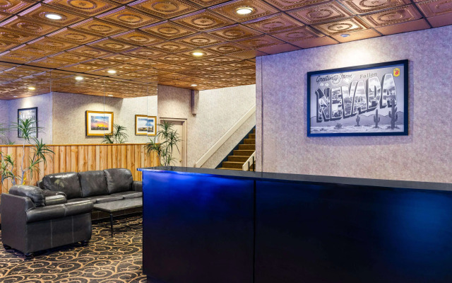 Super 8 by Wyndham Fallon