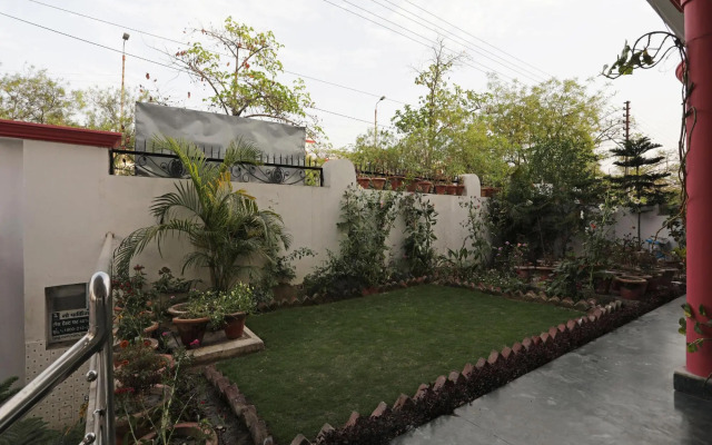 Home Stay Shikhar Paradise By OYO Rooms