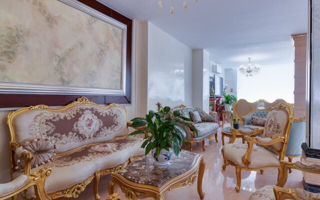 Hotel Royal
