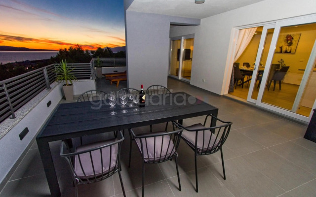 Penthouse With Panoramic View Ally