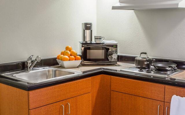 Holiday Inn Express and Suites Leesburg Historic District by IHG