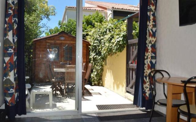 Appartement Le Grau-du-Roi, 1 pièce, 4 personnes - FR-1-250-127