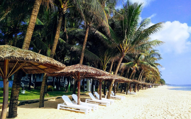 L'Azure Resort and Spa
