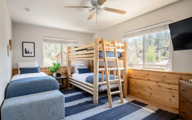 Golden Oak Rd - Moonridge