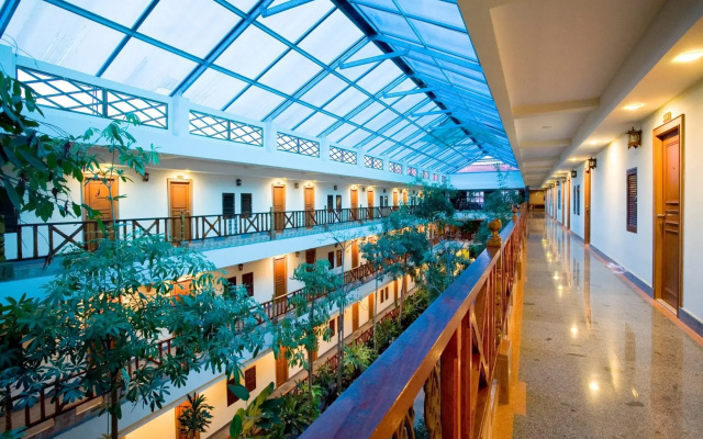 Chaikanathani Hotel