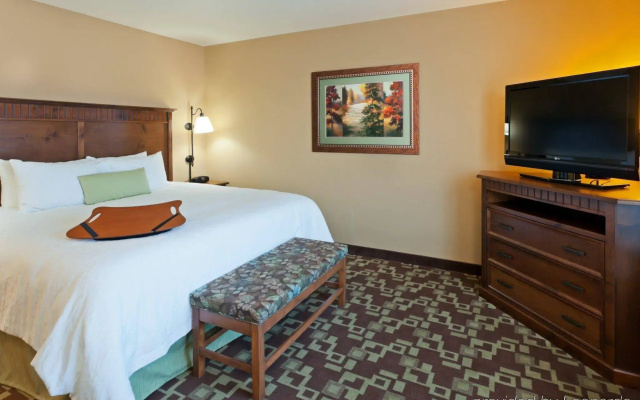 Hampton Inn & Suites Fairbanks