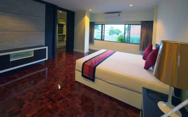 Siam Court