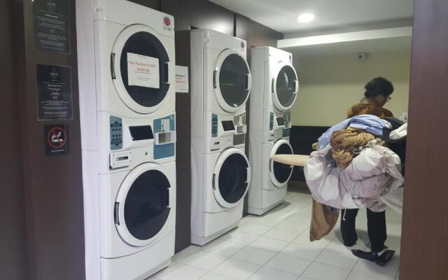 Warhol Apartement Lt 15 Jl. Ahmad Yani Simpang 5 Semarang