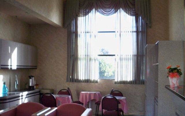Travelodge By Wyndham Whittier