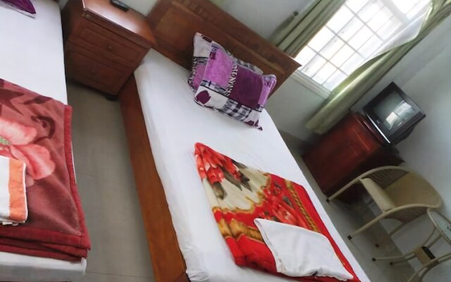 Eena Hotel