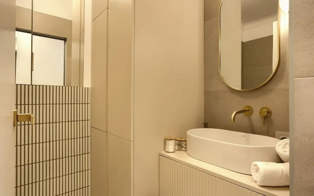 ARI - AFI Mall Luxurious Apartments