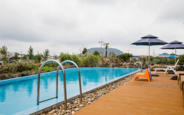 Jeju Flyjin House Pension