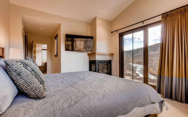 River Song At The Shores